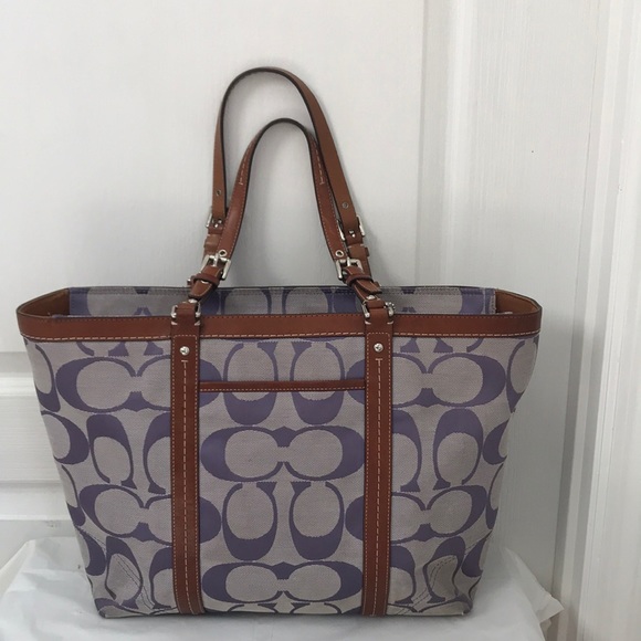 Coach Handbags - Coach tote